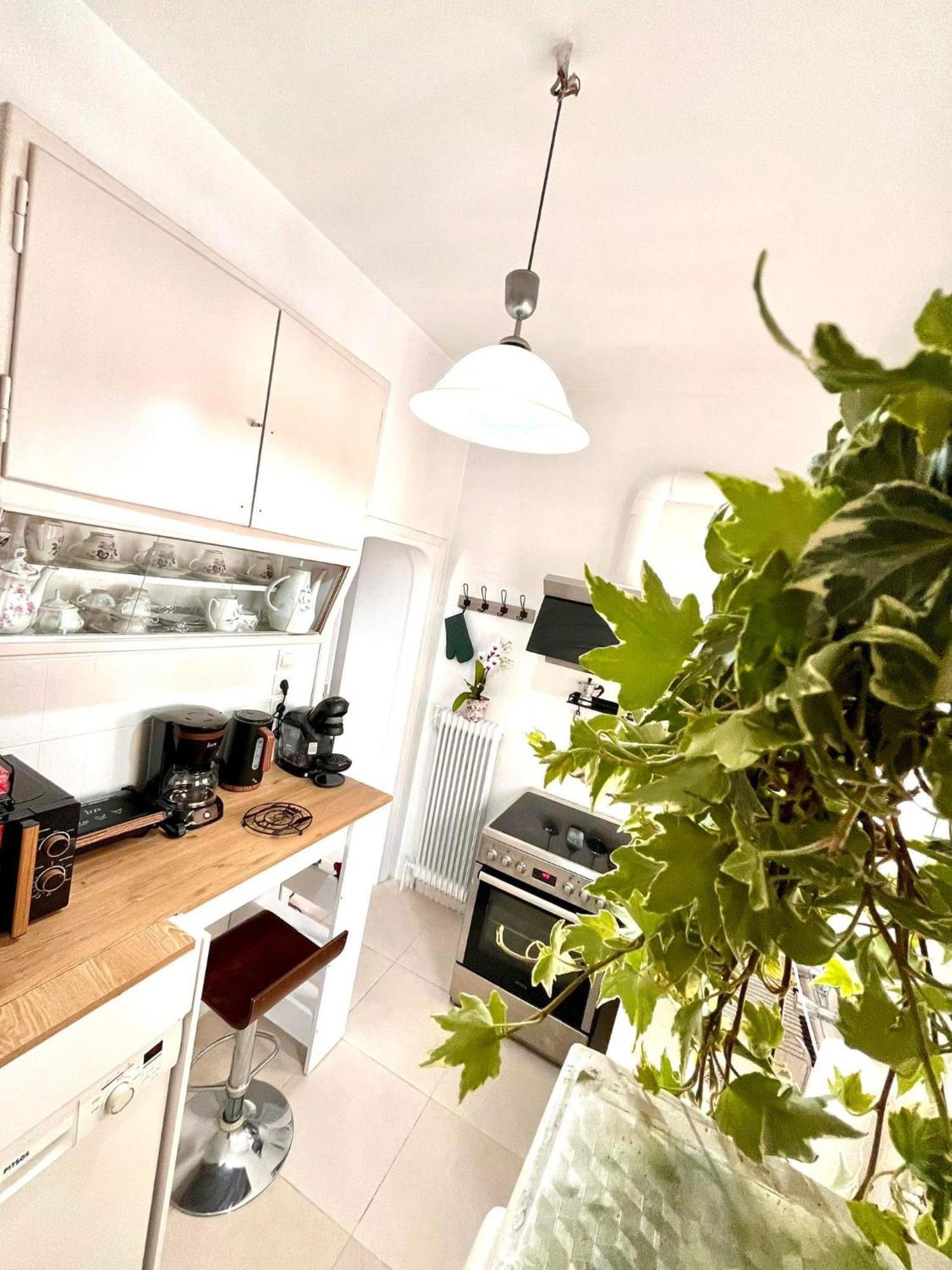 Apartment 100 M2 In The Center Of Athens