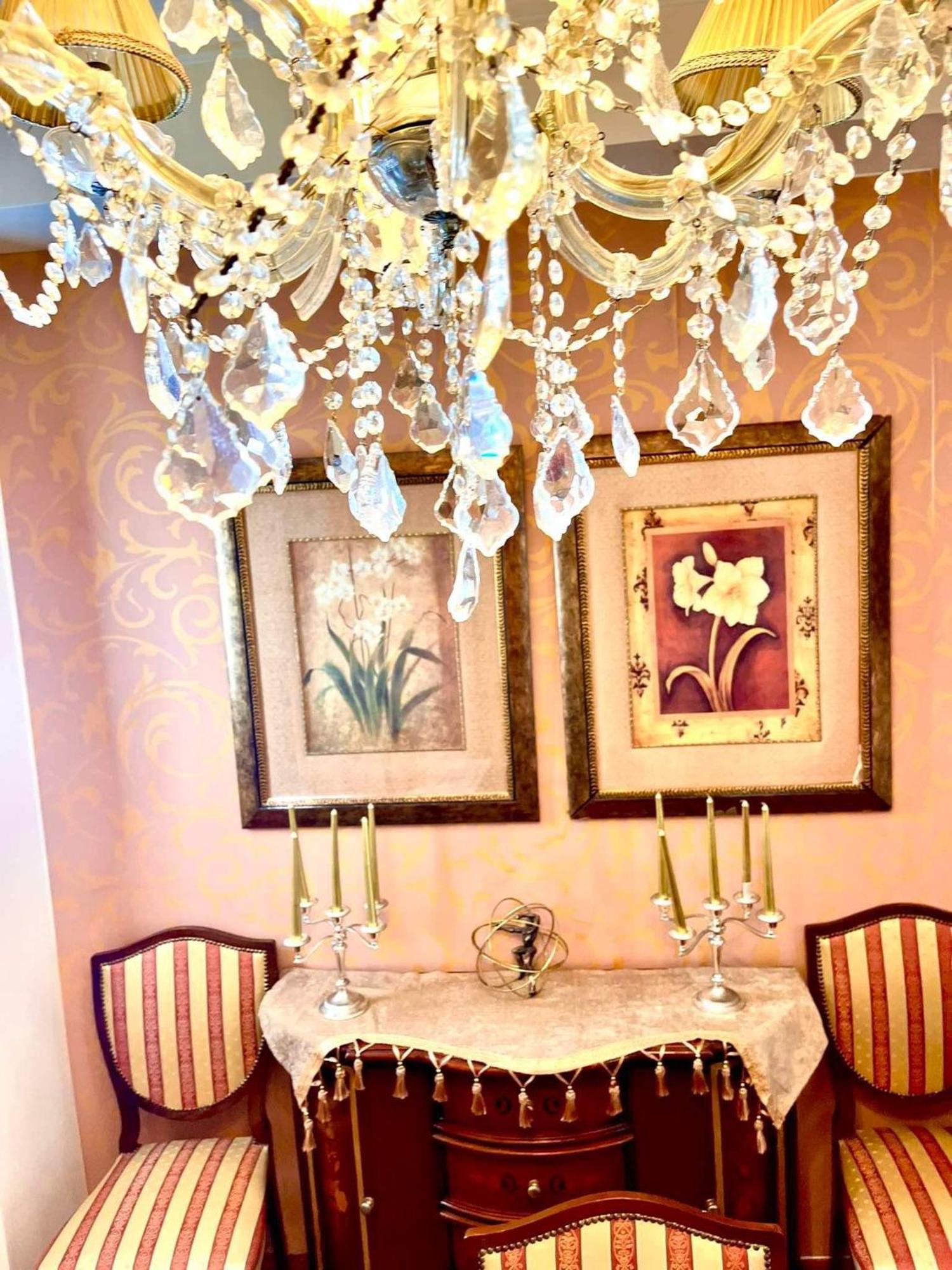 Apartment 100 M2 In The Center Of